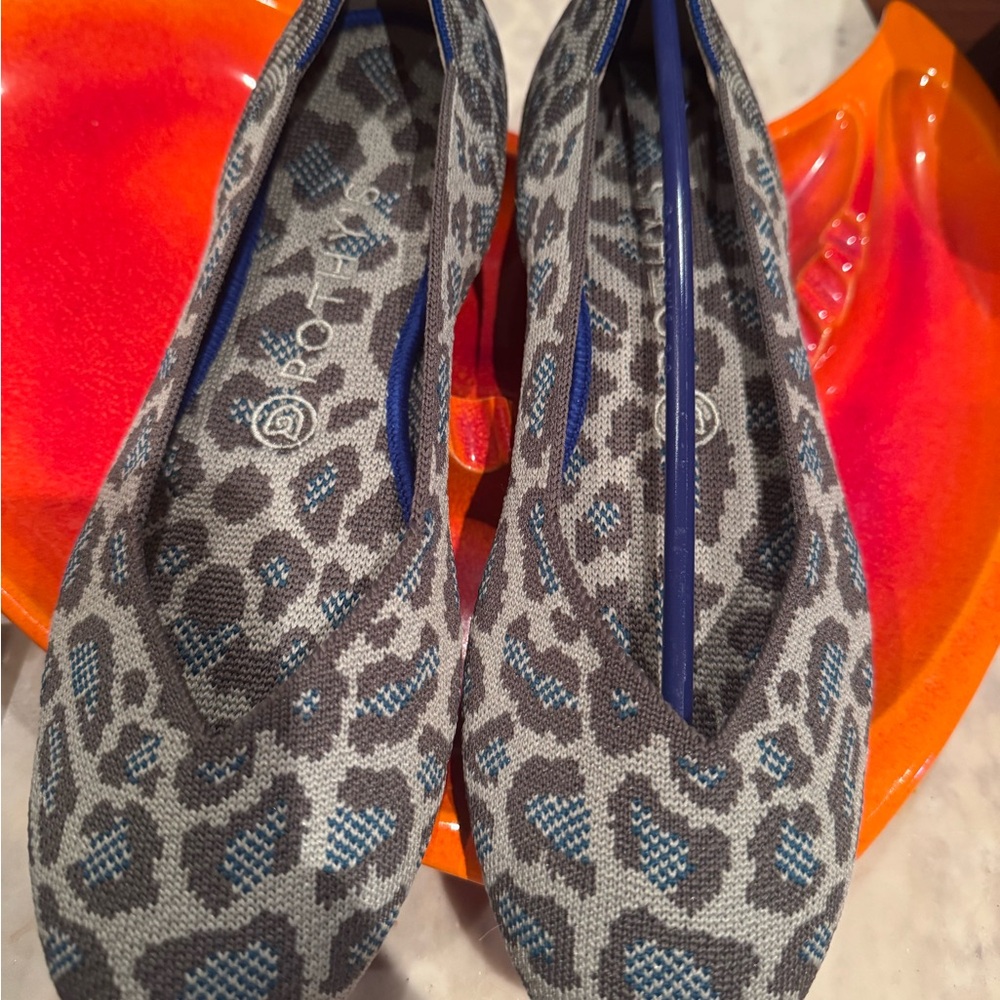 Rothy’s  Gray Leopard Knit Ballet Flat with Blue Trim - Picture 5 of 5